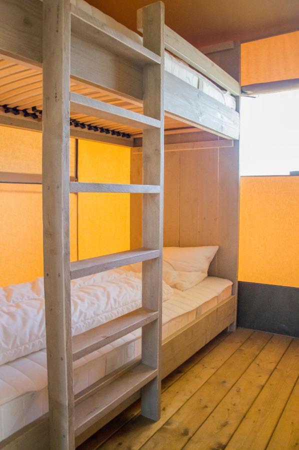 Отель Glamping Renswoude Экстерьер фото